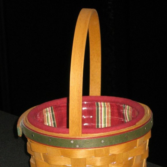 LONGABERGER 2005 CHRISTMAS BASKET WITH HOLIDAY STRIPE LINER & PROTECTOR - Picture 4 of 11